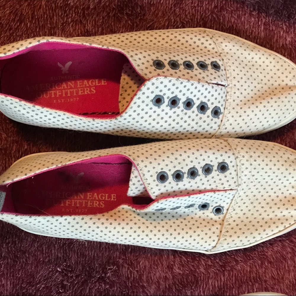 Dotted sneakers